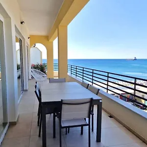 Un Affaccio Sul Mare Savona
